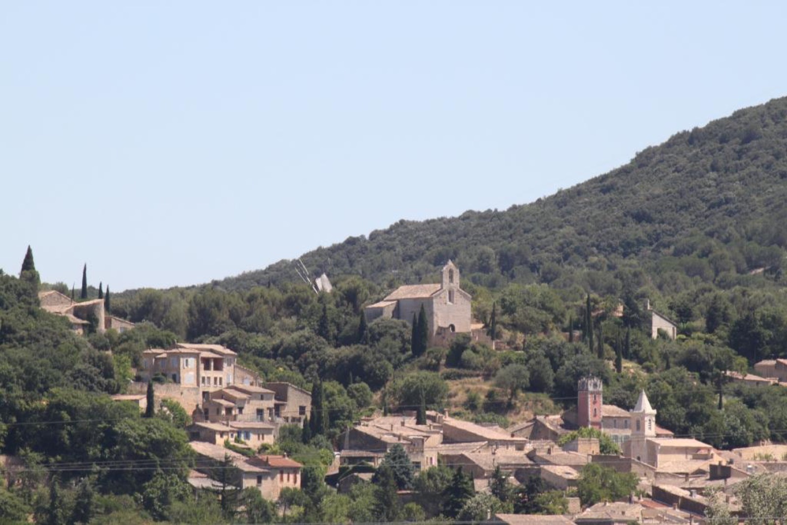 Vénéjan, ton village